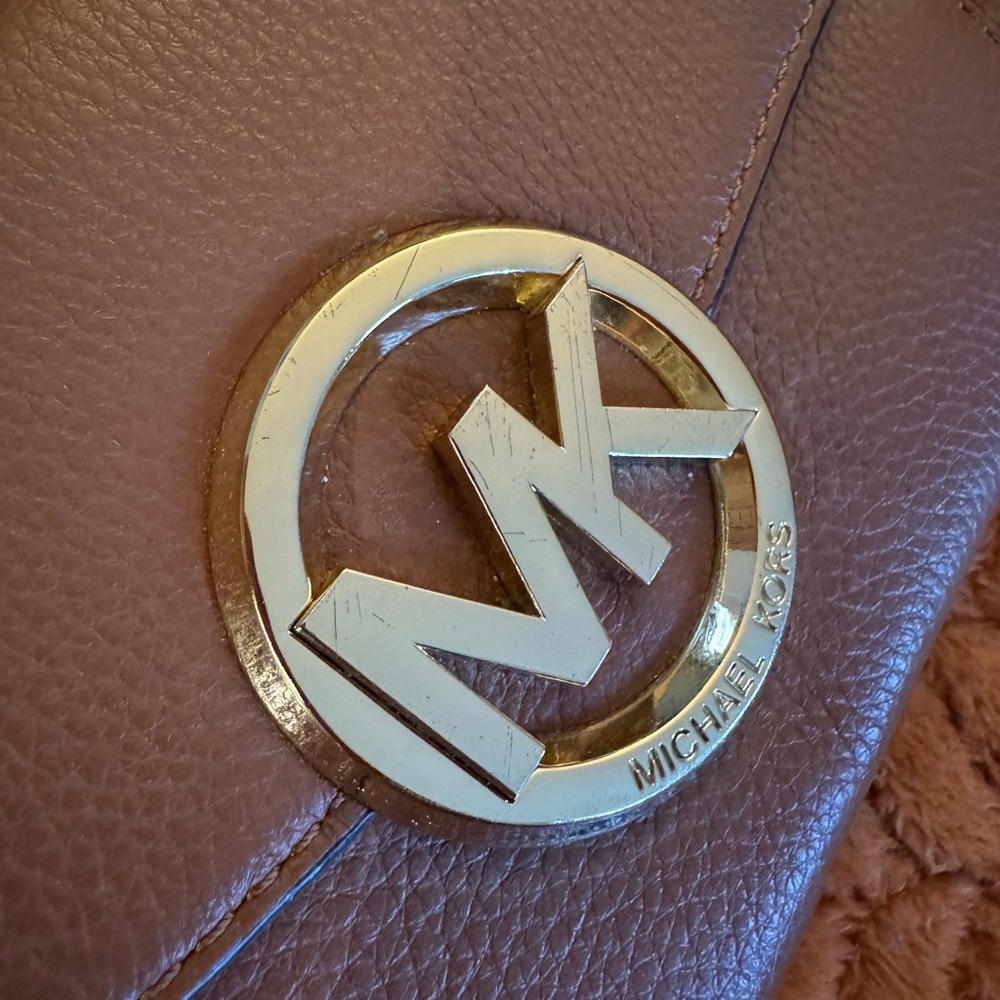 Michael Kors Tan Crossbody Bag with Chain Strap - Picture 4 of 5